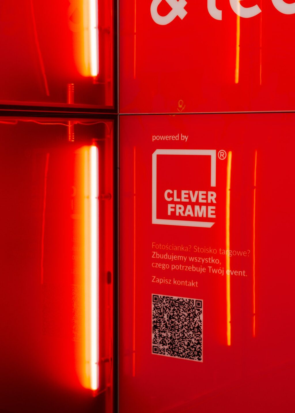 Oświetlenie liniowe fotościanki