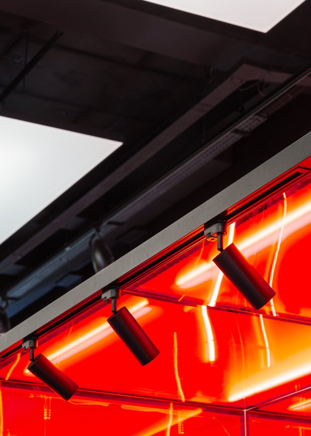 Nowoczesne oświetlenie punktowe dedykowane do fotościanek