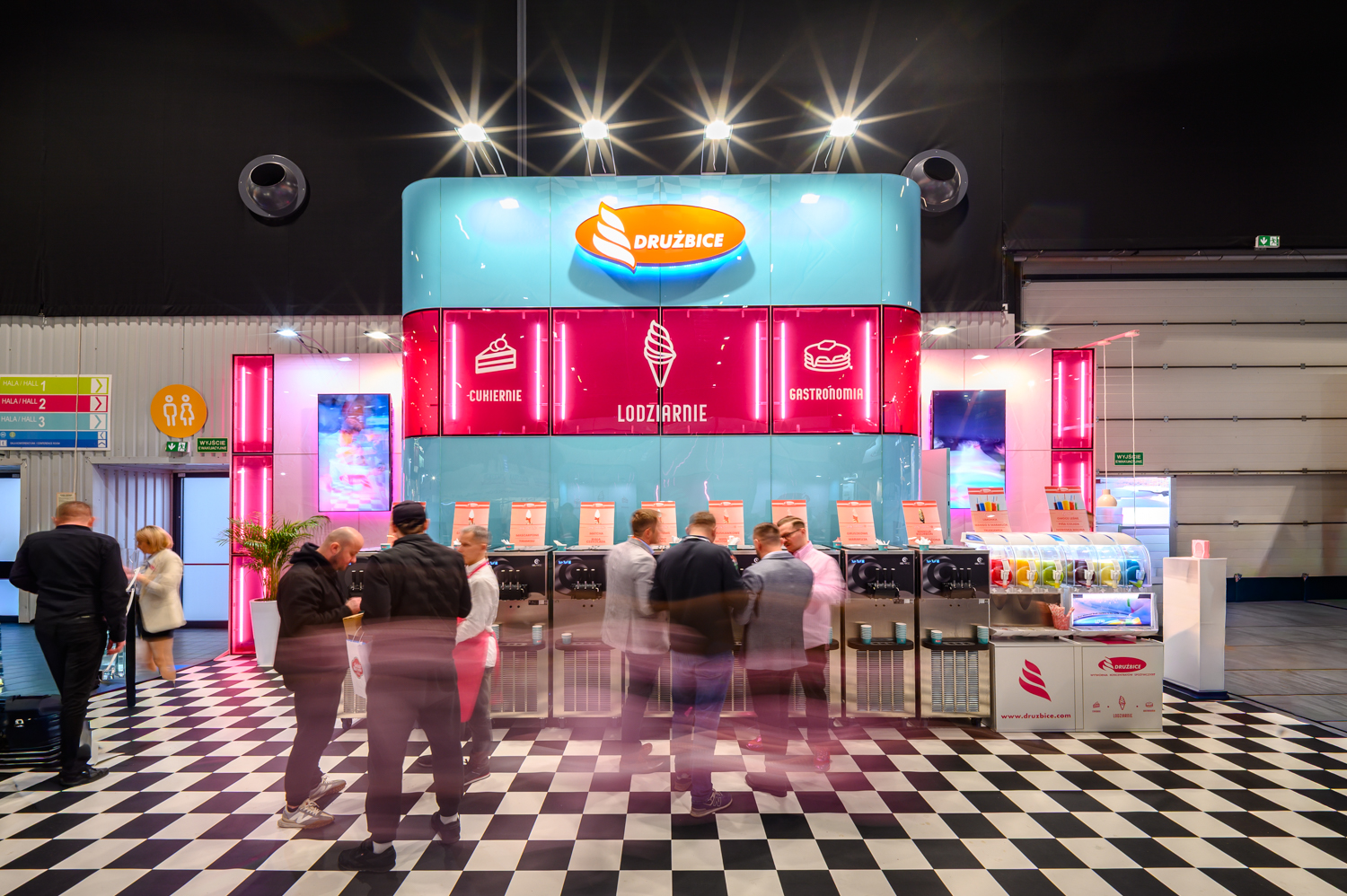 Stoisko w stylu nowoczesnym - zabudowa marki Drużbice na targach Sweet Expo