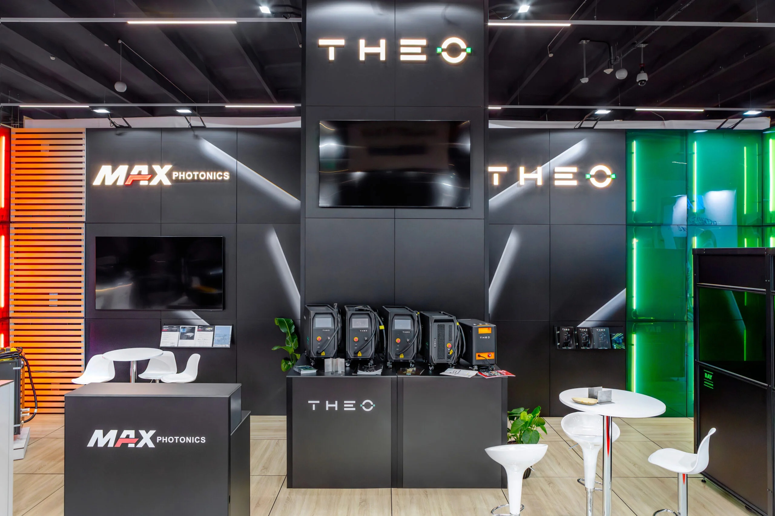 Nowoczesna zabudowa targowa marki Maxphotonics