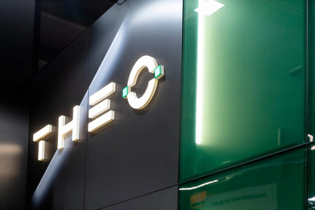 Oświetlenie stoiska targowego - zabudowa targowa Maxphotonics